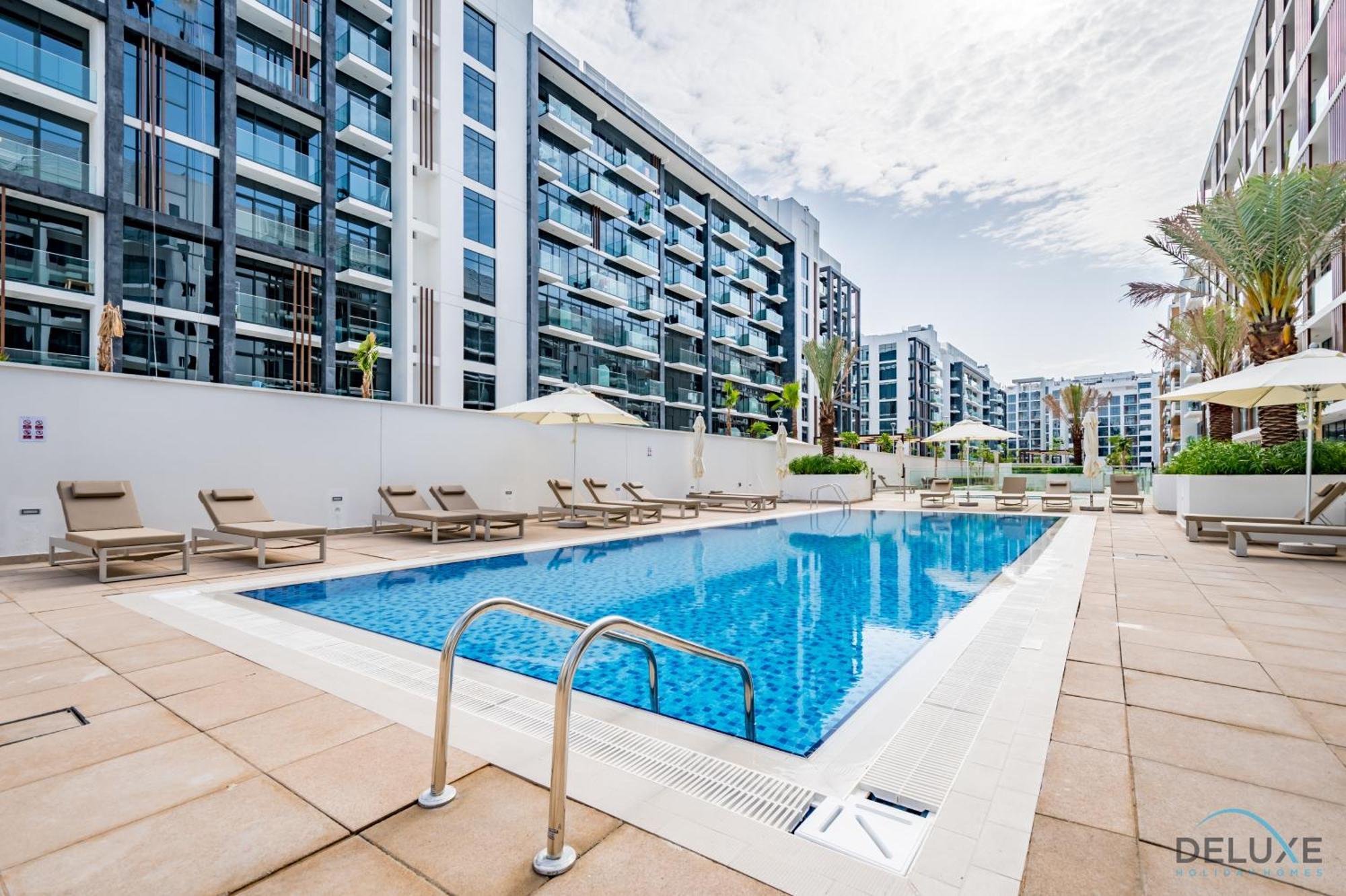 Apartment Decent 1br At Azizi Riviera 17, Al Merkadh By Deluxe Homes